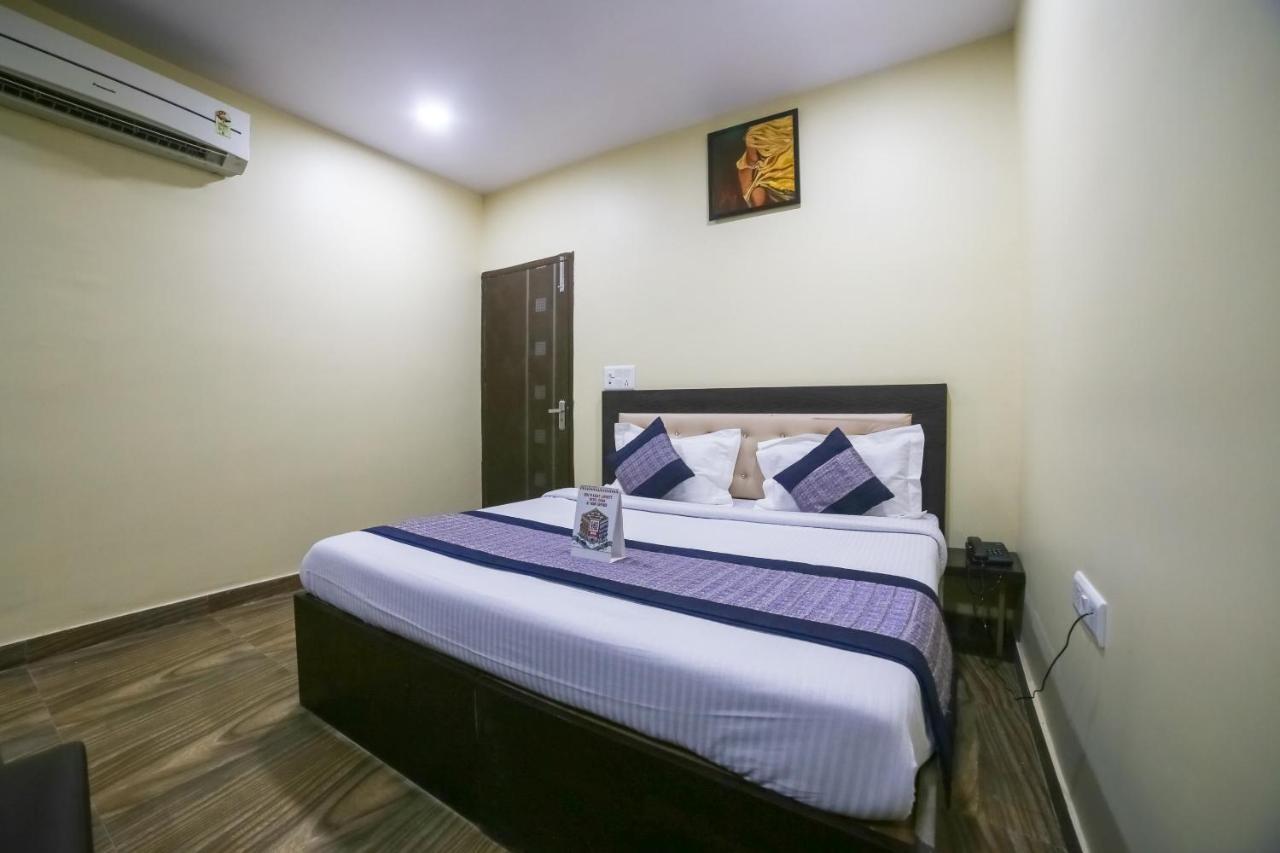 Oyo 19481 Jp Villa New Delhi Ngoại thất bức ảnh