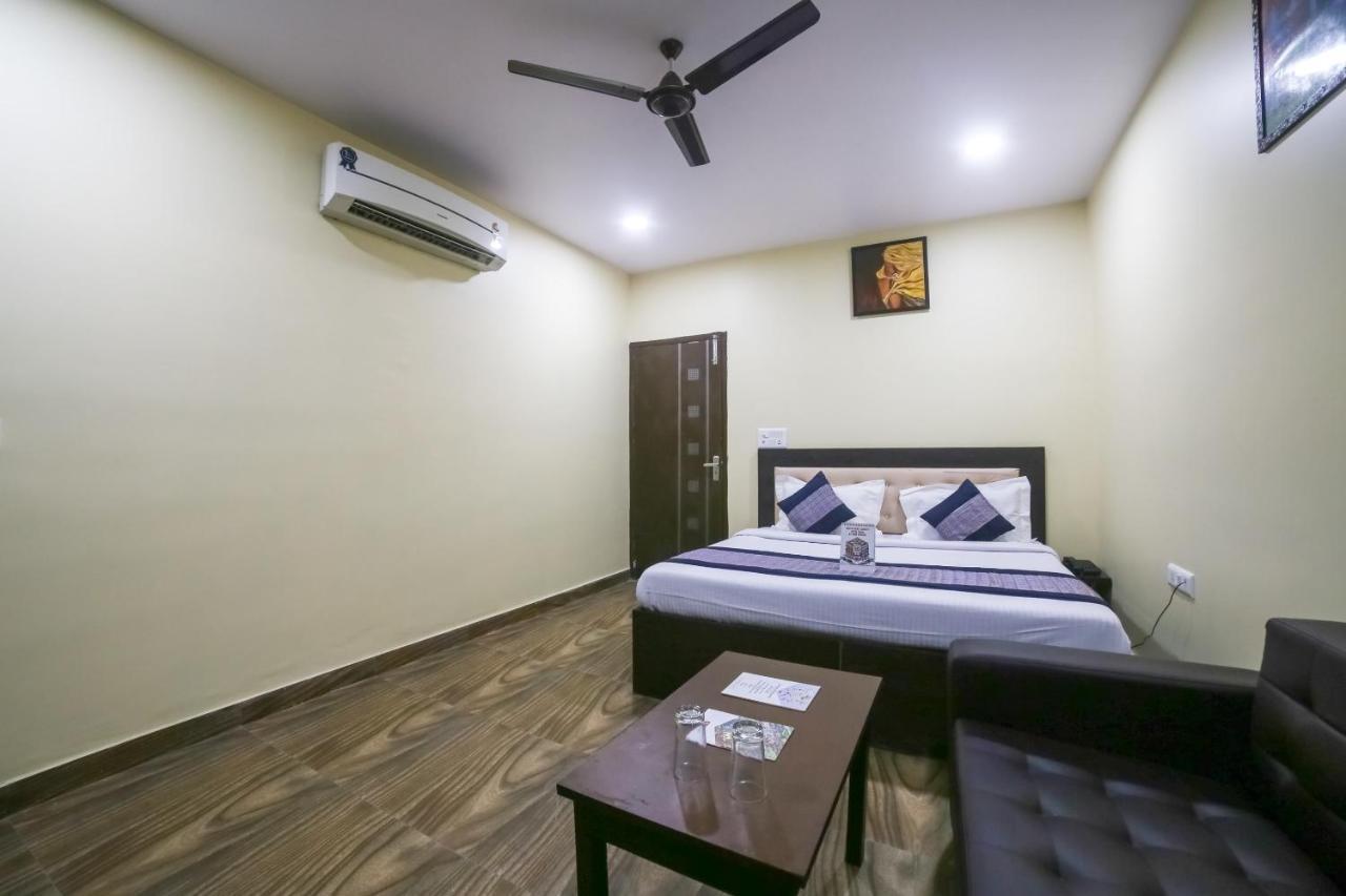 Oyo 19481 Jp Villa New Delhi Ngoại thất bức ảnh
